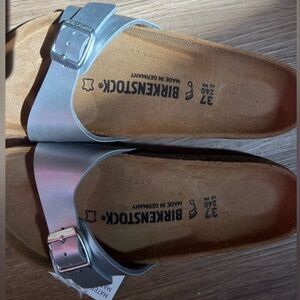 NEW women’s Birkenstock Madrid Silver leather size 37 or US 6/6.5